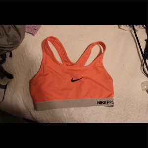 sports bra